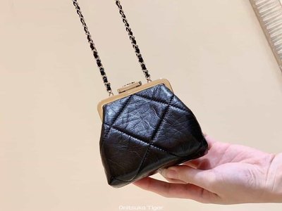 [二手正品]Chanel Mini Clutch with Chain鏈子小包夾子包