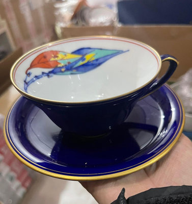 日本香蘭社 藍色咖啡杯 特別漂亮 實物比圖片好看 碟子有劃痕