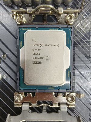 廠家現貨出貨Intel/英特爾奔騰G7400全新帶核顯散片cpu處理器配H610/B660主板