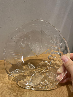 日本回流soga水晶玻璃切子浮雕葡萄紋水果畫片小皿小缽果盤冷