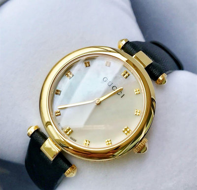 GUCCI Diamantissima 金色款 珍珠母貝錶盤 黑色皮革錶帶 石英 女士手錶 YA141404