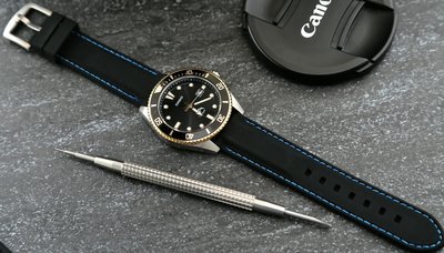 20mm   通用型賽車疾速風格矽膠錶帶不鏽鋼製錶扣,藍色縫線,雙錶圈diesel seiko