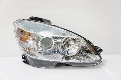 ~~ ADT.車材.車材~~BENZ W204 2007~2011 C300 美規 原廠型H7魚眼大燈單邊價4500