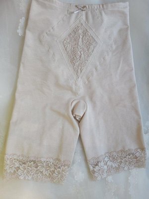日本製精緻蕾絲刺繡束褲調整型塑身褲 （ 64 ）