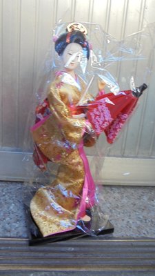{寒武紀文物}早期日本藝妓東洋和服娃娃偶~完整如圖~高約32cm~保證不附標不造假標多少算多少~　　ㄣ33