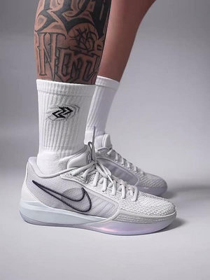Nike Sabrina 1 薩布麗娜一代防滑耐磨低幫實戰籃球鞋 FQ3389-010