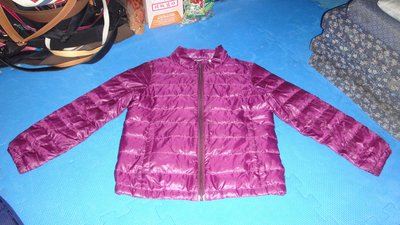 ~保證真品蠻優的 Uniqlo 紫色立領羽絨孩童輕量外套約130號~便宜起標底價標多少賣多少