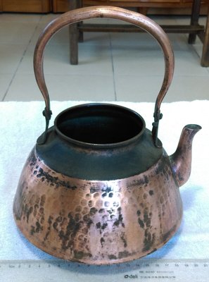茶壺(8)~~早期銅製水壺.茶壺~~缺壺蓋~~日本~~槌目~~懷舊.擺飾
