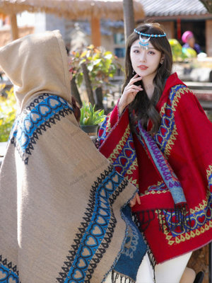 民族風紅色圍巾加厚保暖披肩女旅游外搭云南新疆西藏斗篷連帽披風-Misaki精品