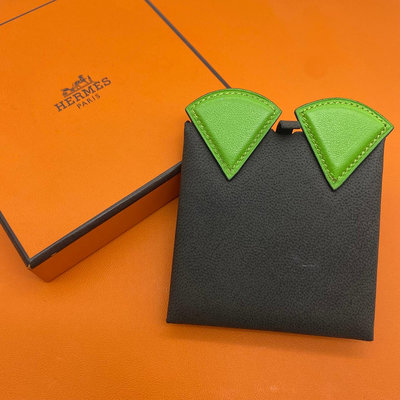 【哈極品】二手品《HERMES愛馬仕 綠色三角形皮革 耳環/耳夾》