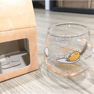 正品日本製三麗鷗蛋黃哥 圓底玻璃杯 不倒翁杯320ml 質感好超美，杯底漸層