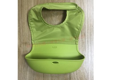 【蘇菲的美國小舖】美國OXO 可收納式攜帶 矽膠軟圍兜/立體圍兜-綠色 拆售