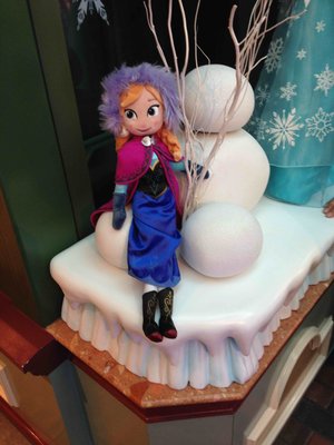 香港Disney 迪士尼 冰雪奇緣Anna 娃娃 玩偶 現貨供應