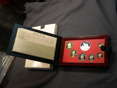 [古倉]-民國92年 癸未羊年 生肖紀念套幣 0.5盎司純銀-含盒證-051345