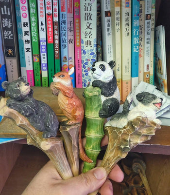 【現貨一個】天羽工藝木雕手工作品，寫實風格黑熊，小狗，熊貓，