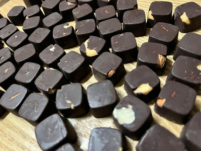 ￼《Zen農莊》TreeToBar 台灣屏東可可 85% 70% 綜合堅果黑巧克力