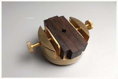 【禾洛書屋】雙栓黃銅印床 (培林承軸轉盤)原木木夾/刻印專用