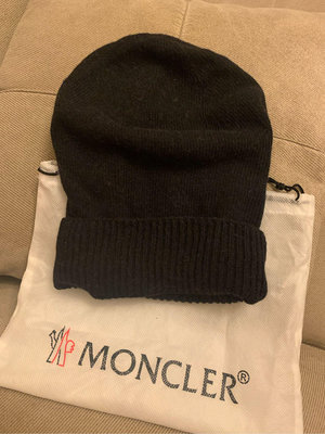 Moncler 義大利製 素面 黑色 女款 毛帽 附防塵袋
