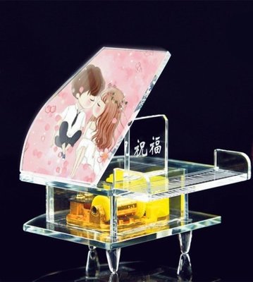 【i930個性小舖】水晶鋼琴音樂盒、客製化水晶 個性化商品 婚禮小物 彌月禮 父親節 母親節 情人節 聖誕節