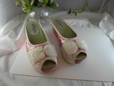 浪漫滿屋 專櫃品牌Amanda亮麗女鞋........(14)