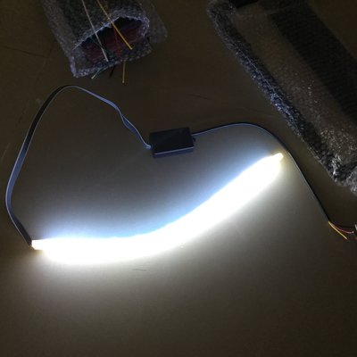 高亮度薄型LED日行燈白光-方向燈黃光流水軟性防水燈條-12V