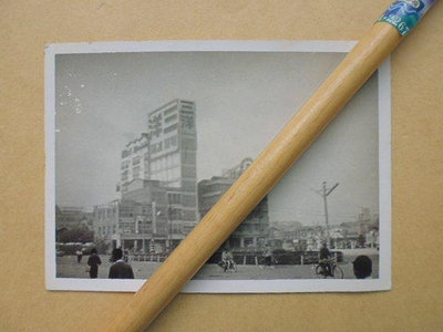 文獻史料館*老照片=早期街景有三洋電視廣告看板老照片(k366-24)