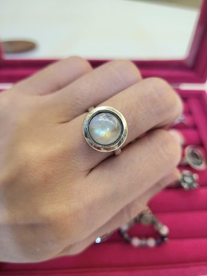 Georg Jensen款 彩虹 白月光石 幸福愛情象徵 925純銀戒指6.5-7.5號戒圍 都可以帶喔