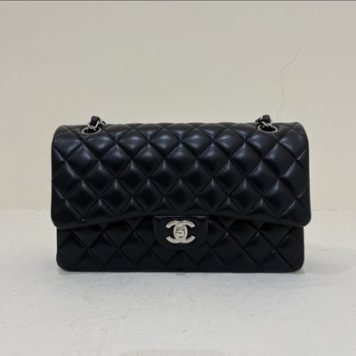 Chanel coco 25 黑色 羊皮銀釦《精品女王全新&amp;二手》