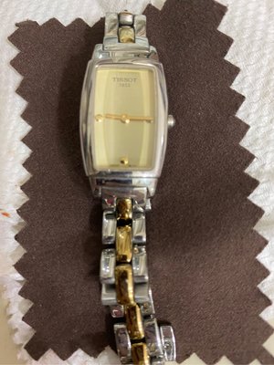 天梭TISSOT 1853 長型女錶香港購買，全原裝單售錶無其他附件保證真品