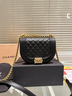 【二手】 Chanel | Boy Chanel郵差包馬鞍包 @姐妹們，Chanel 22A推出