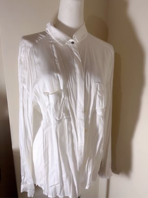 全新BRAPPERS 女款M號白色軟材質襯衫需要自己燙喔長65公分肩38公分胸45公分