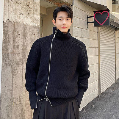 最新熱銷秋季韓版男士高領毛衣小外套斜側拉鍊設計青年素色休閒針織衫外套潮（滿599免運）