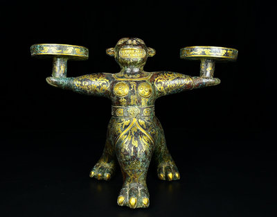 戰國青銅——錯金猴燈——高:30厘米——寬:41厘米——重:3.6公斤——12002024