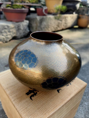 日本玉川堂龜甲紋銅花瓶 帶原箱 重430克 尺寸15X13㎝