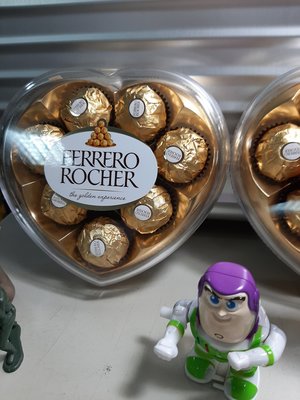 FERRERO義大利心型禮盒巧克力/一盒八顆，現貨(A013)