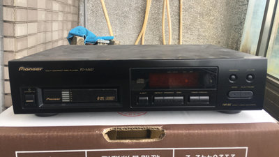 Pioneer PD-M427 6片CD播放機 cd player，功能正常，頂部些微凹陷