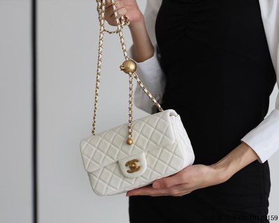 二手 Chanel Flap Bag CF羊皮大Mini金球包 AS1787白色
