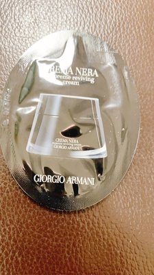 Giorgio Armani 亞曼尼 黑曜岩新生奇蹟乳霜