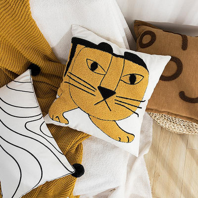 游梨輕現代簡約貓咪動物卡通抱枕靠枕ins動物可愛沙發兒童靠墊~無憂良品鋪