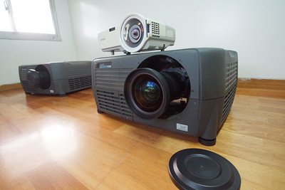 二手科視CHRISTIE DS+8K 投影機，影院、戶外3D光雕藝術..