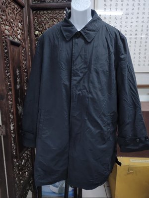 (九成五新)DKNY黑色前扣式微鋪棉防風長大衣(L)(B836)