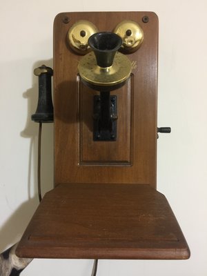 望德小舖-美製，60年代電話造型真空管收音機