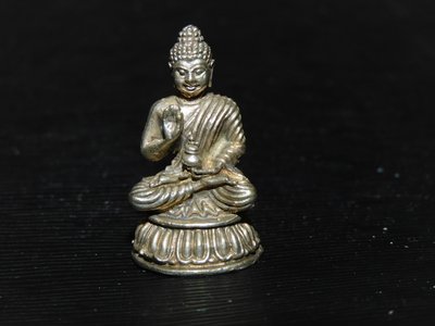【雅之賞|佛教|藏傳文物】特賣*早期尼泊爾 銅製 隨身小佛像~990354