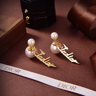 【二手】新品原單貨 新款JADIOR迪奧珍珠耳環專櫃一致黃銅材質 超級