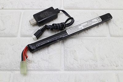 [01]7.4V USB 充電器 + 7.4V 鋰電池 棒狀 ( M4A1鋰鐵充電電池EBB AEG電動槍
