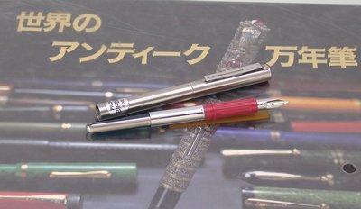 全新庫藏30年前的價錢 Nt:600 日本 ＰＩＬＯＴ百樂全鋼迷你鋼筆紅桿+吸墨器