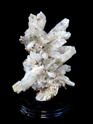 [[晶晶洞洞]]天然稀有火山方解石晶柱.重3.88kg