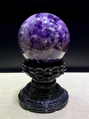 天然紫水晶球擺件，巴西夢幻紫晶、花紋美麗獨紫氣東來，球直1825 水晶 原石 擺件【玲瓏軒】