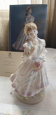 royal worcester  Village Bride限量美麗瓷偶，含證明書