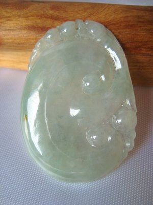 ⭐金壽藝品⭐ A貨冰種綠翡翠玉墜 璃龍如意 水潤透光